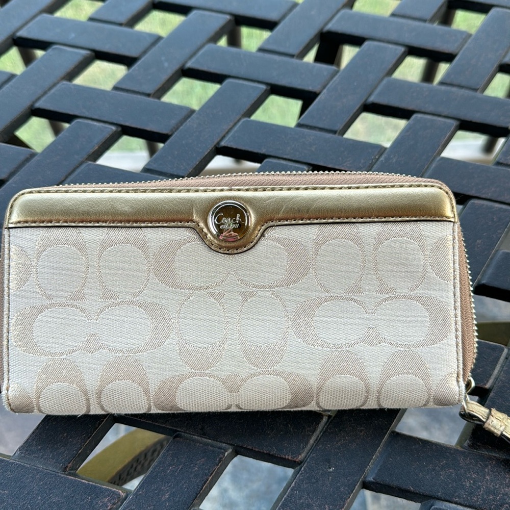 Coach wallet
